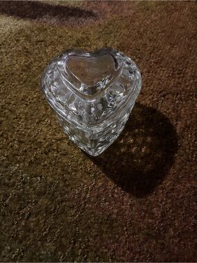 Source Unknown Clear Glass Heart Trinket Box